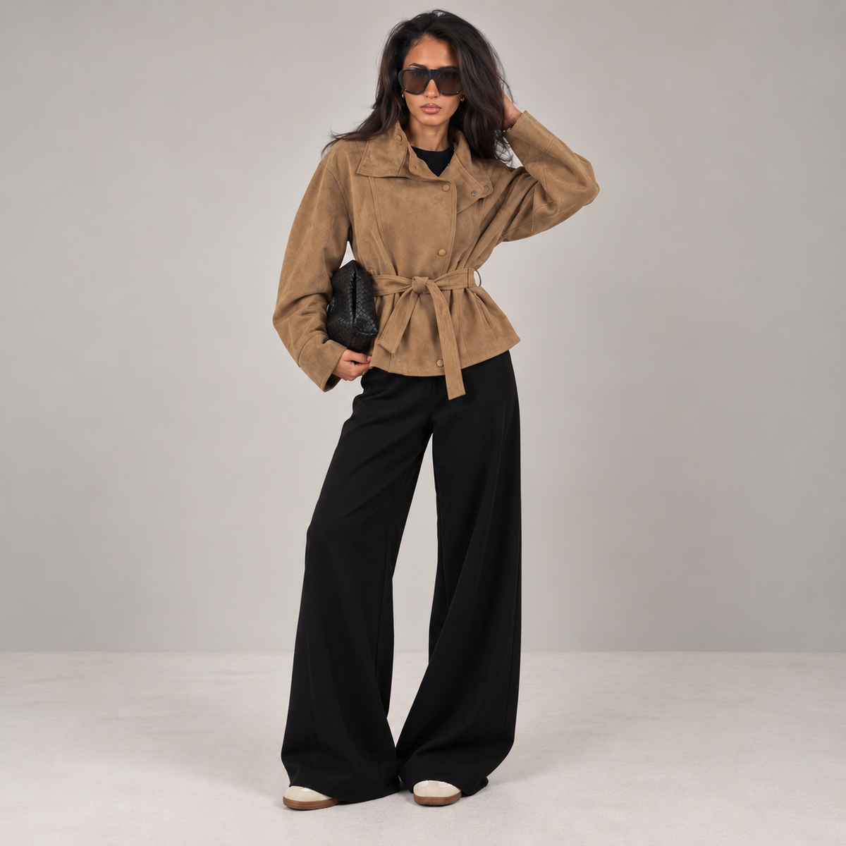MALIA – Taillierte Veloursjacke mit Gürtel