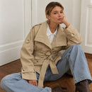 SELENE – Taillierte Trenchjacke mit Gürtel