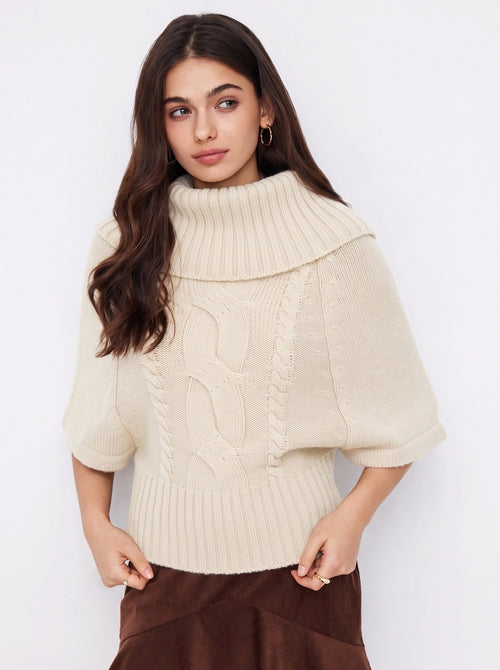 AMELIA – Strickpullover mit Zopfmuster & Rollkragen